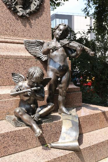 klik hier voor de originele foto (841kB - 1280x1920)